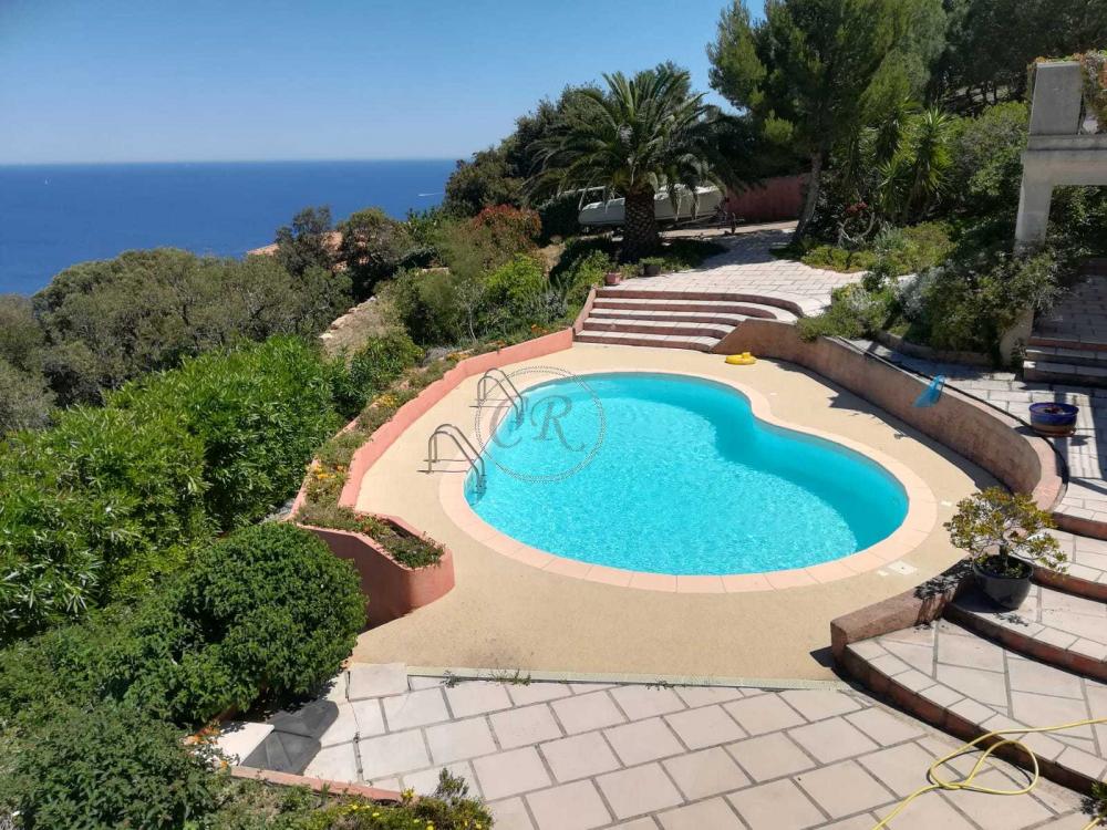 Provencal villa in Cap Bénat