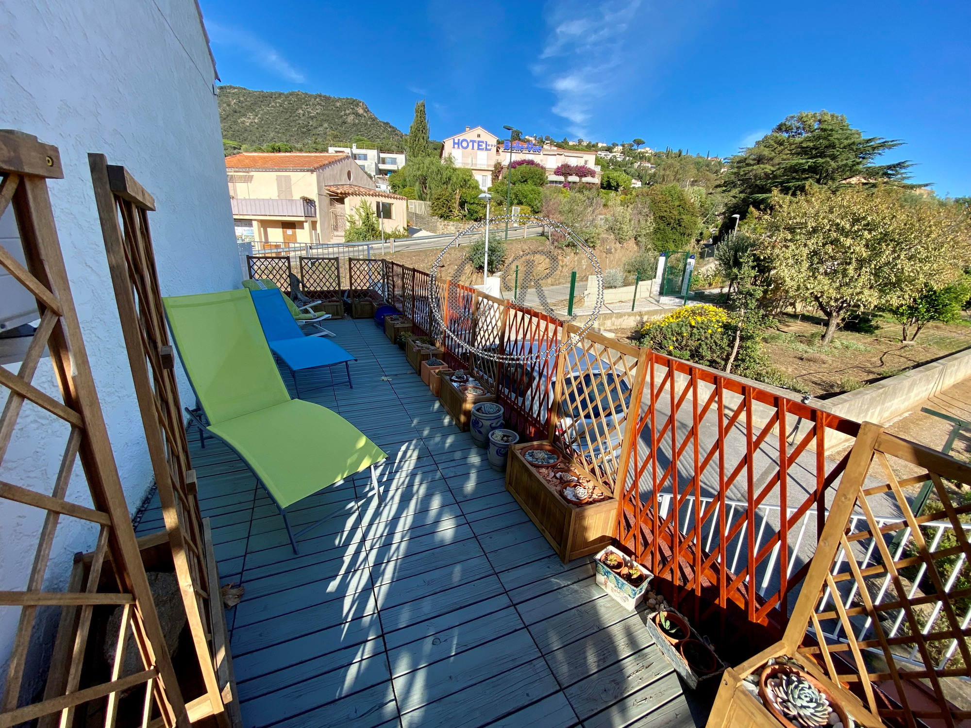 Luxury apartment - Swimming pool - 300 m from the beaches of AIGUEBELLE