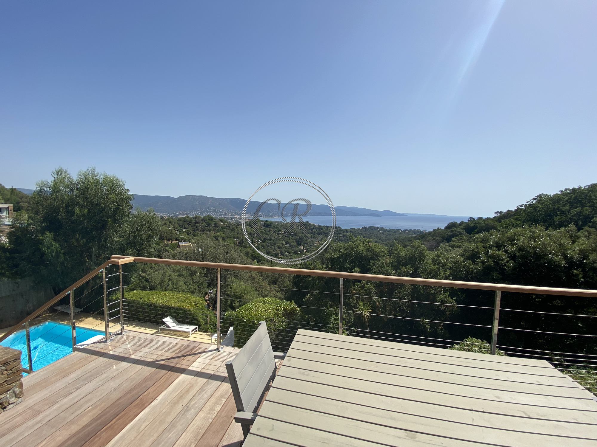 Villa avec piscine et vue mer panoramique située au GAOU