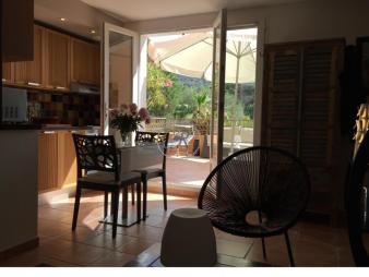 appartement-t3-de-standing-avec-grande-terrasse-vue-colline