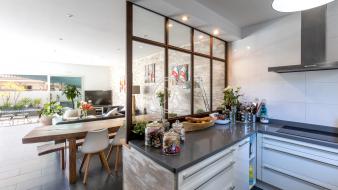 superbe-villa-contemporaine-pied-dans-l-eau-plage-de-l-ayguade