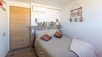 superbe-villa-contemporaine-pied-dans-l-eau-plage-de-l-ayguade