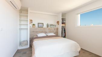 superbe-villa-contemporaine-pied-dans-l-eau-plage-de-l-ayguade