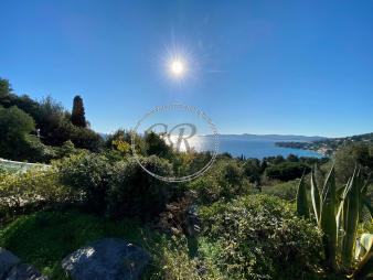 belle-villa-avec-piscine-et-vue-mer-panoramique