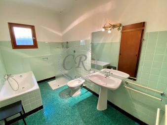 belle-villa-avec-piscine-et-vue-mer-panoramique
