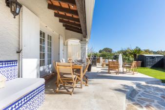 maison-au-charme-provencal-avec-piscine