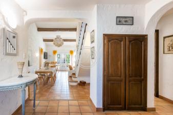 maison-au-charme-provencal-avec-piscine