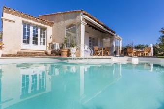 maison-au-charme-provencal-avec-piscine