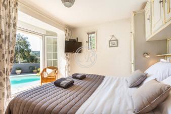 maison-au-charme-provencal-avec-piscine