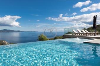 villa-d-exception-situee-au-cap-benat