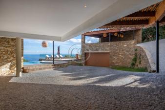 villa-d-exception-situee-au-cap-benat