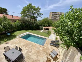 maison-de-charme-avec-piscine-proche-du-mourillon