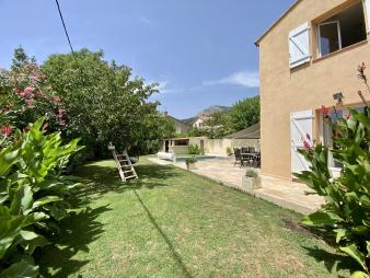 maison-de-charme-avec-piscine-proche-du-mourillon