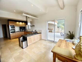 luxueuse-villa-contemporaine-vue-mer-panoramique