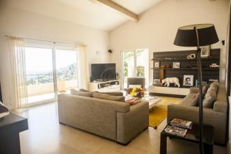 luxueuse-villa-contemporaine-vue-mer-panoramique