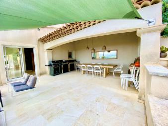 luxueuse-villa-contemporaine-vue-mer-panoramique