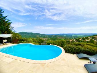 luxueuse-villa-contemporaine-vue-mer-panoramique