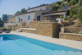 luxueuse-villa-contemporaine-vue-mer-panoramique
