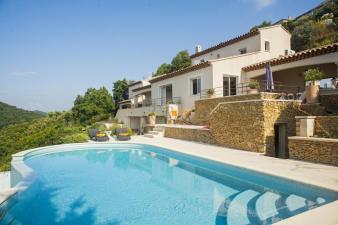 luxueuse-villa-contemporaine-vue-mer-panoramique
