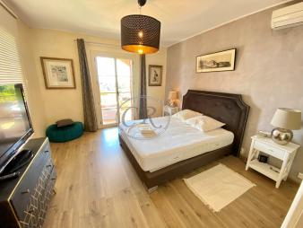 belle-villa-avec-piscine-et-vue-mer